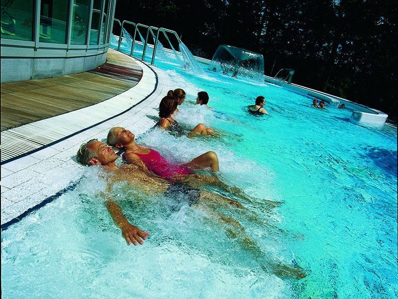 Outdoor pool - Thermes de Spa